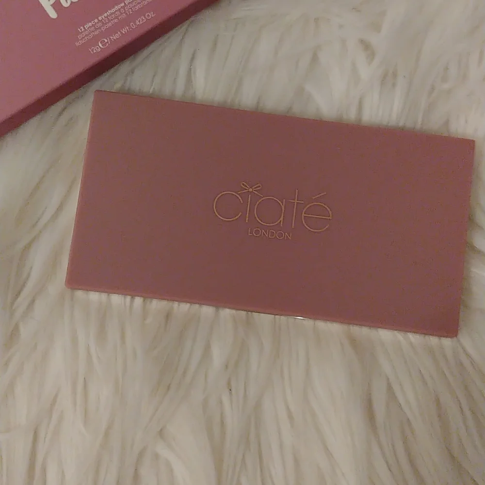 💝FIRM! NWT CIATE LONDON THE VELVET EYESHADOW PALETTE
